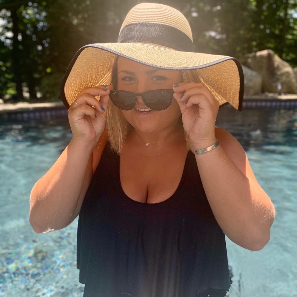 Meet your Posher, Nicole